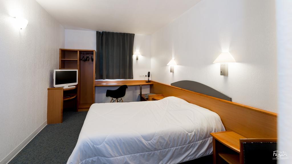 Hotel First Rodez Kamer foto