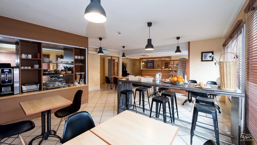 Hotel First Rodez Buitenkant foto