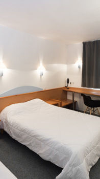 Hotel First Rodez Buitenkant foto